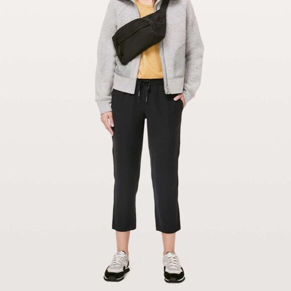 Lululemon On the Fly Crop pants drawstring black 10 woven - Picture 3 of 9